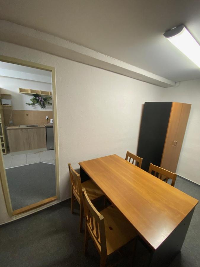Old Town Apartments R11 ออลอโมตซ์ ภายนอก รูปภาพ